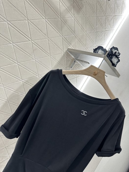 T-shirt women's фото 3