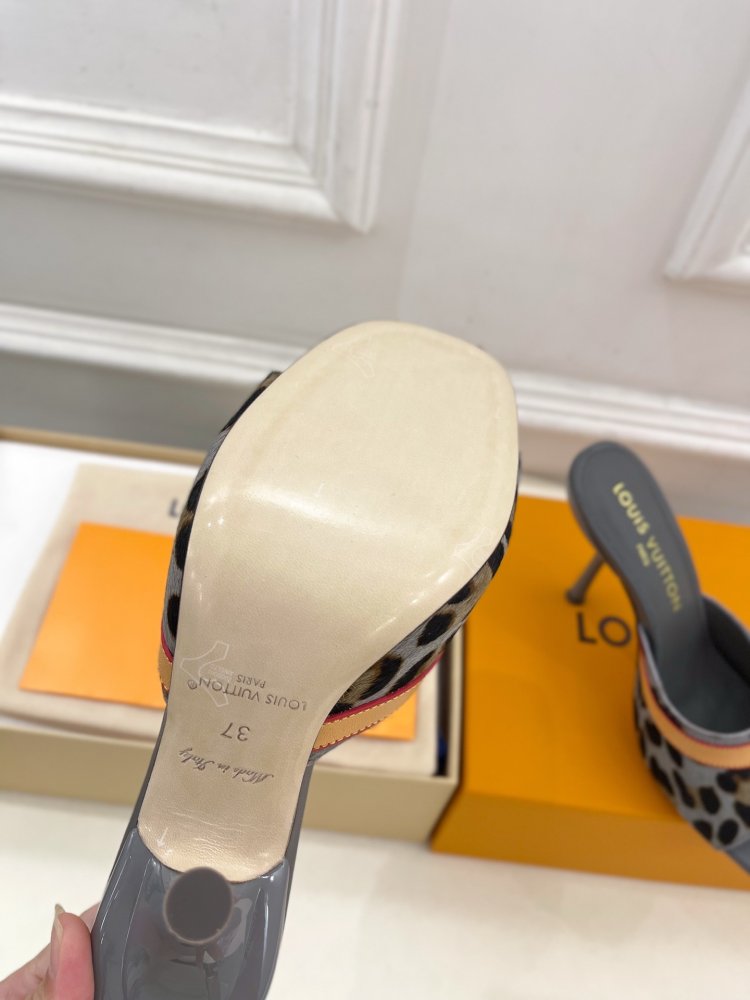 Босоножки фото 9