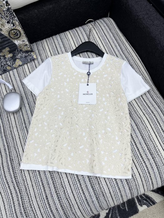 T-shirt women's