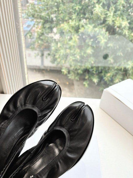 Туфли кожаные с раздвоенным носком фото 2