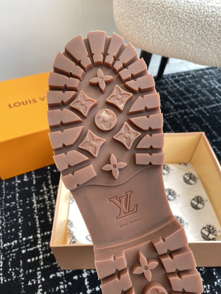 Ботинки женские Louis Vuitton x Timberland фото 9