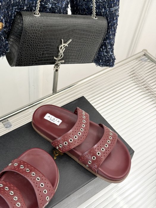 Шлепанцы женские фото 5