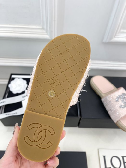 Шлепанцы женские фото 9