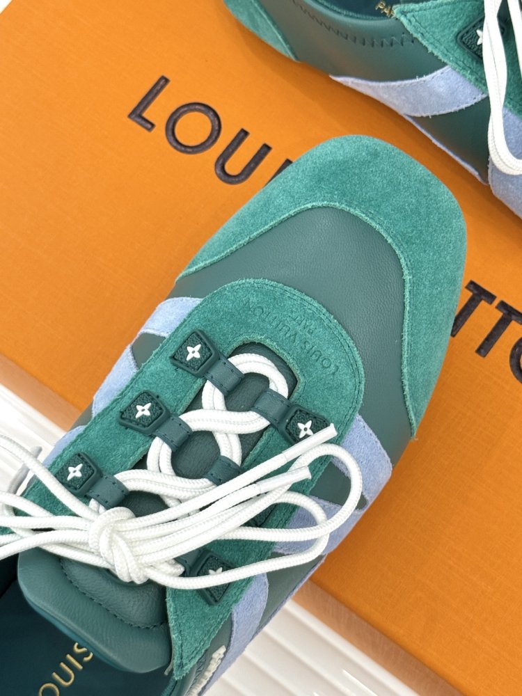 Кроссовки женские фото 7