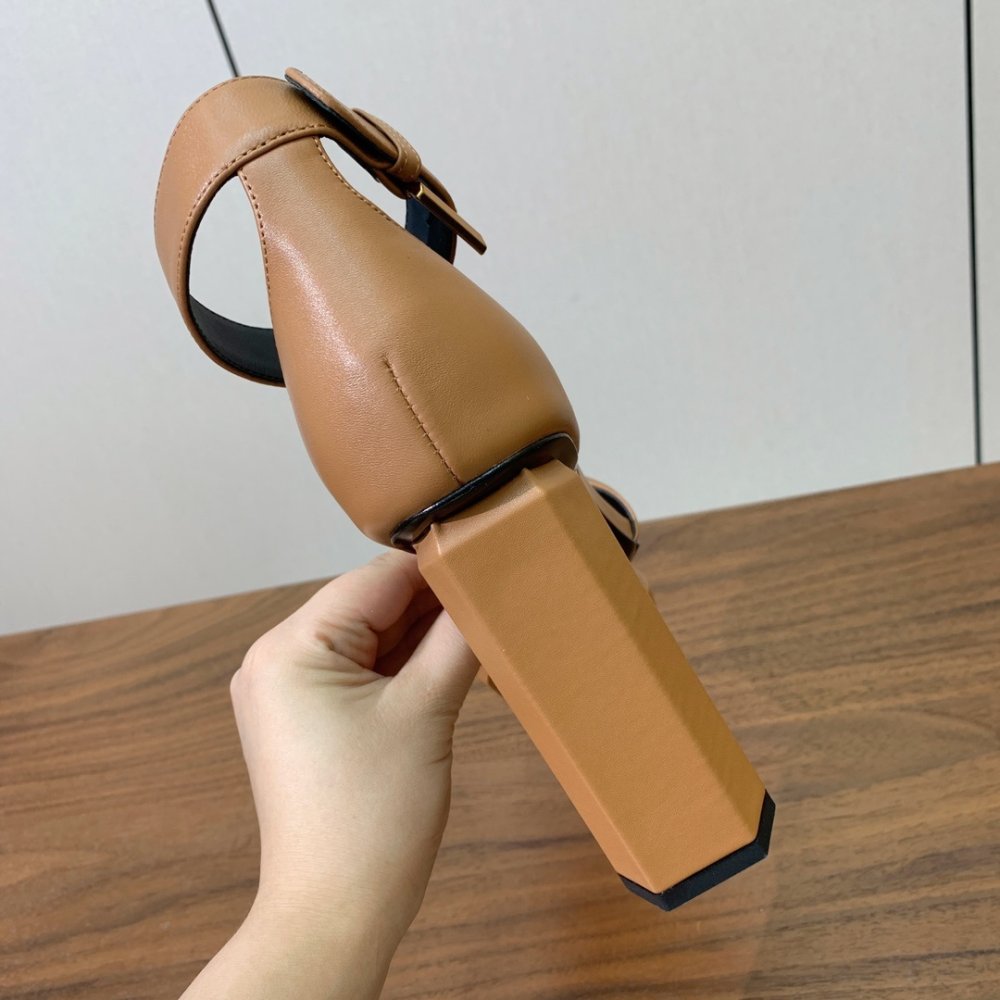 Босоножки фото 9