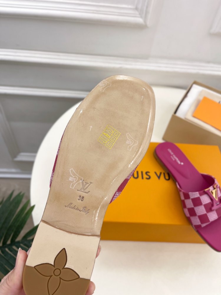 Шлепанцы женские фото 9