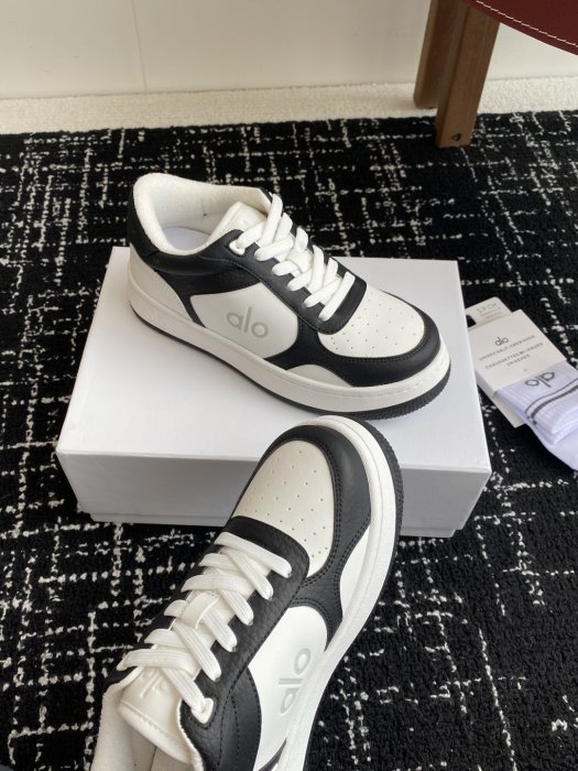 Кроссовки женские фото 6