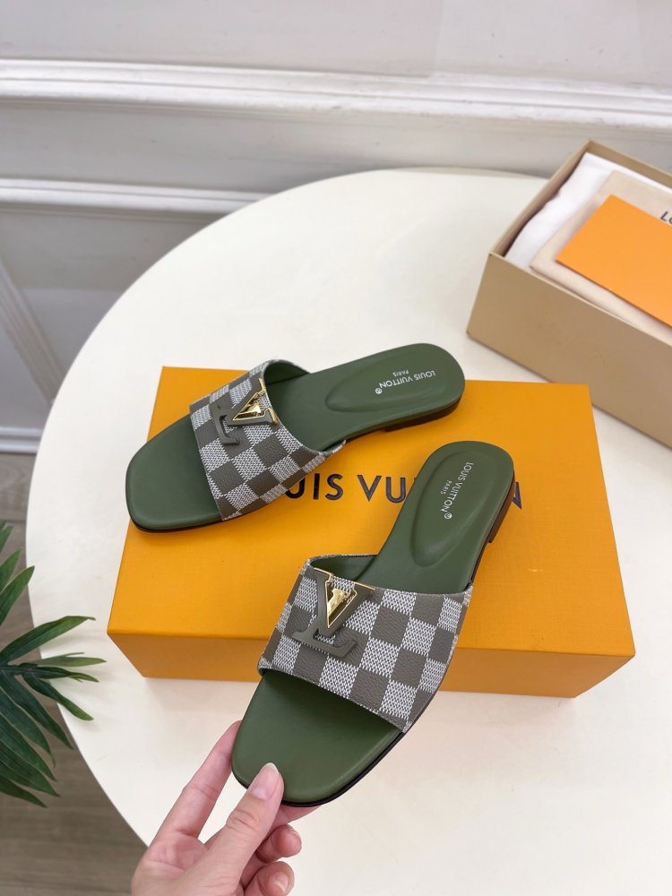 Шлепанцы женские фото 3