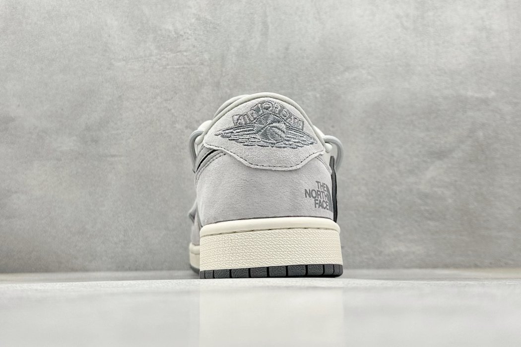 Кроссовки Travi Scott x Fragment Design x Air Jordan 1 Low фото 6