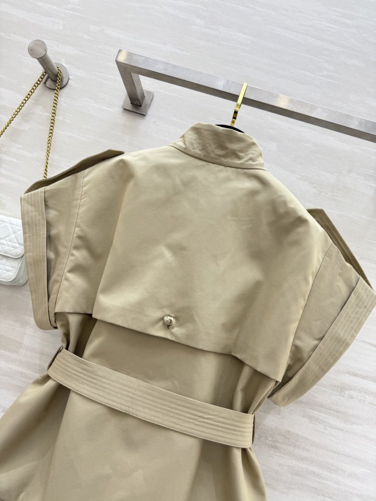 Двобортний тренчкот з короткими рукавами фото 4