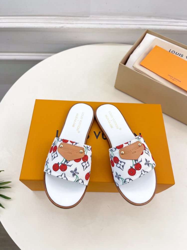 Шлепанцы женские