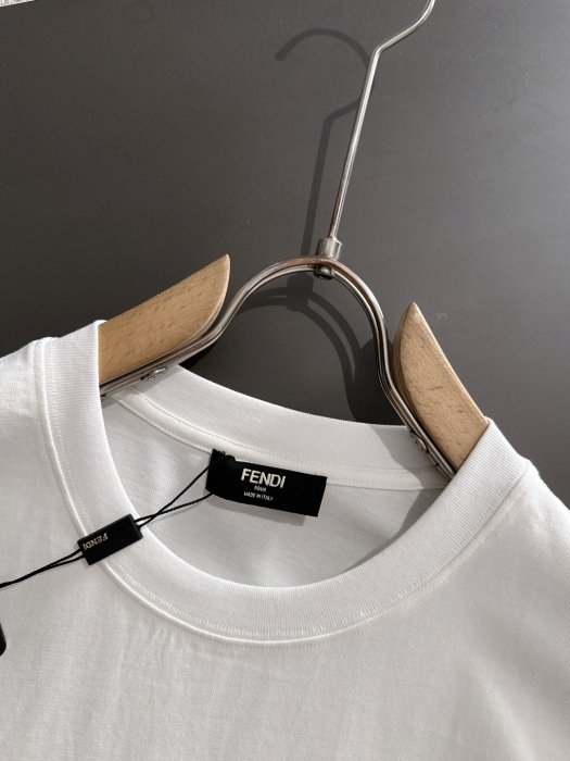 T-shirt men's фото 4