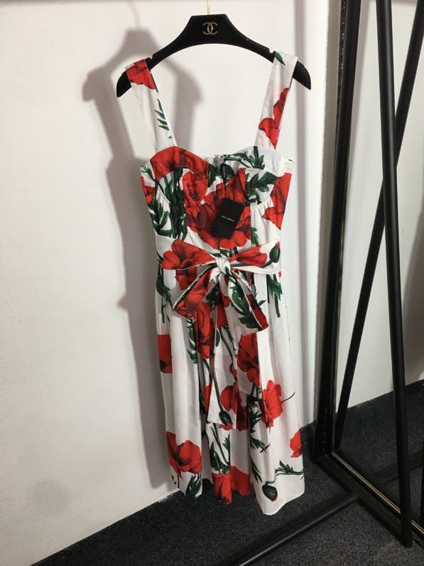 Dress from flower print from straps