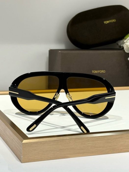 Окуляри сонцезахисні TF836 фото 5