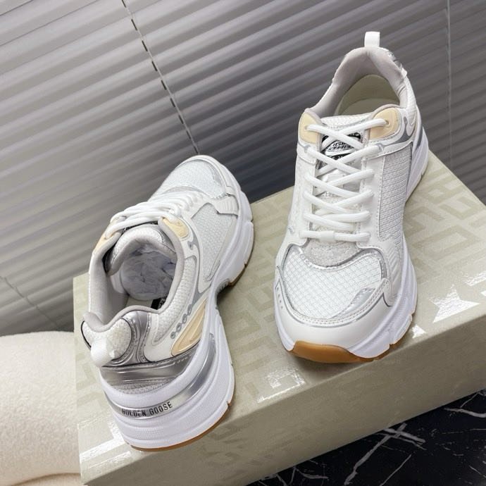 Кроссовки Golden Goose Deluxe фото 4