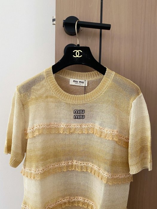 T-shirt women's фото 2