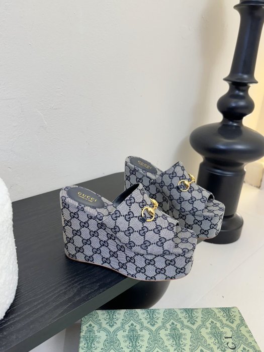 Босоножки фото 2