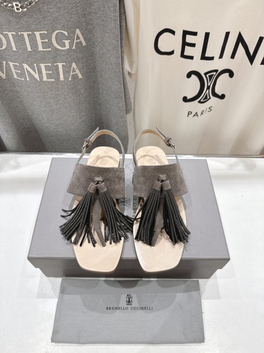 Сандалии женские