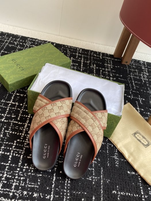 Шлепанцы фото 4