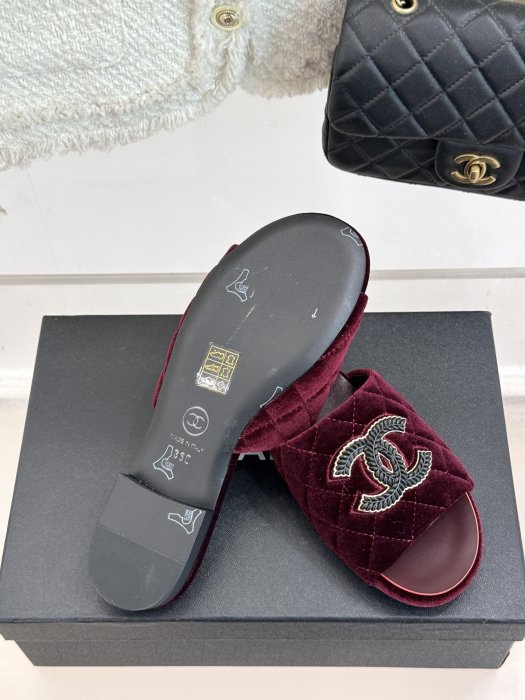 Шлепанцы фото 9