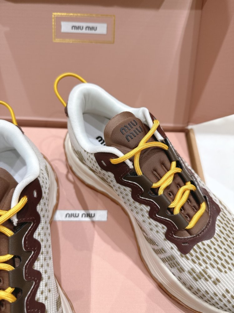 Кроссовки женские фото 7