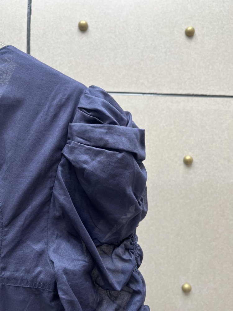 Dress from sleeves-flashlights and open back фото 5