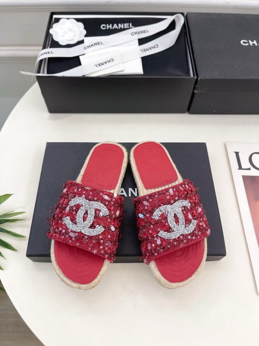 Шлепанцы женские