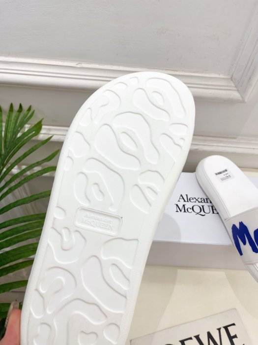 Шльопанці жіночі фото 9