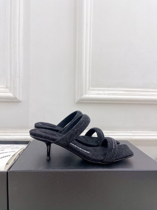 Босоножки фото 2