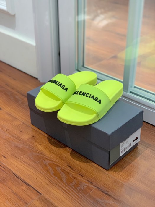 Шлепанцы фото 5