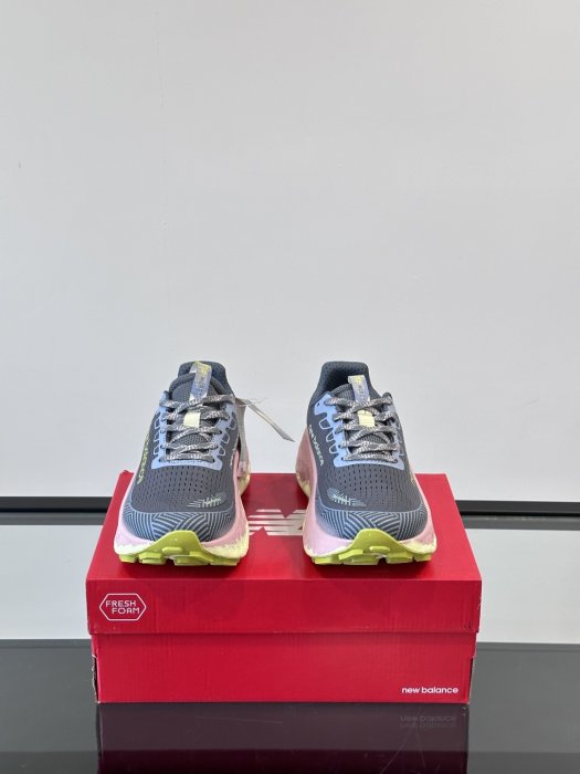 Кросівки New Balance More Trail V3 фото 2