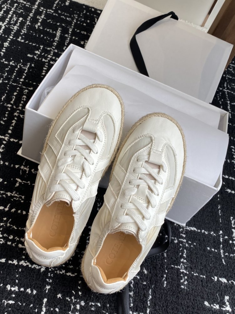 Кросівки жіночі фото 4