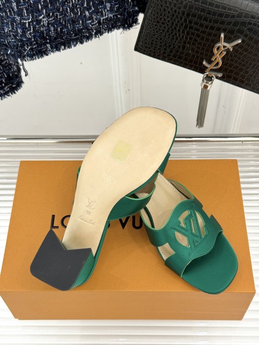 Босоножки фото 9