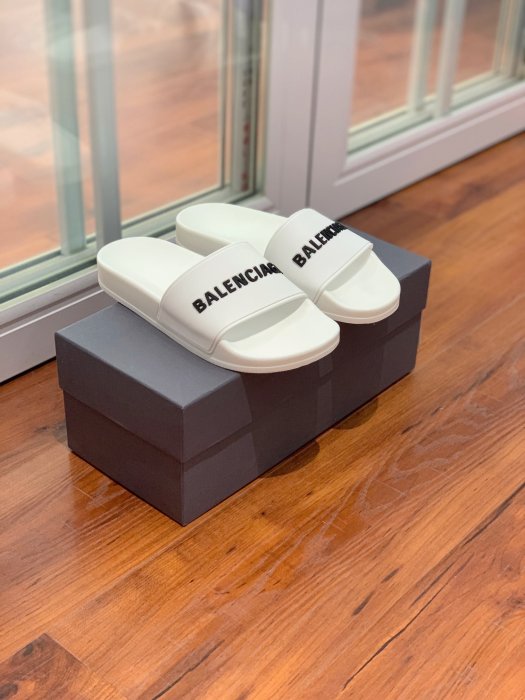 Шлепанцы фото 4