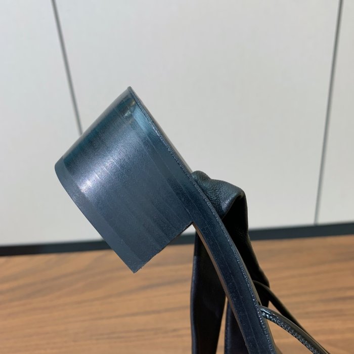 Босоножки фото 9