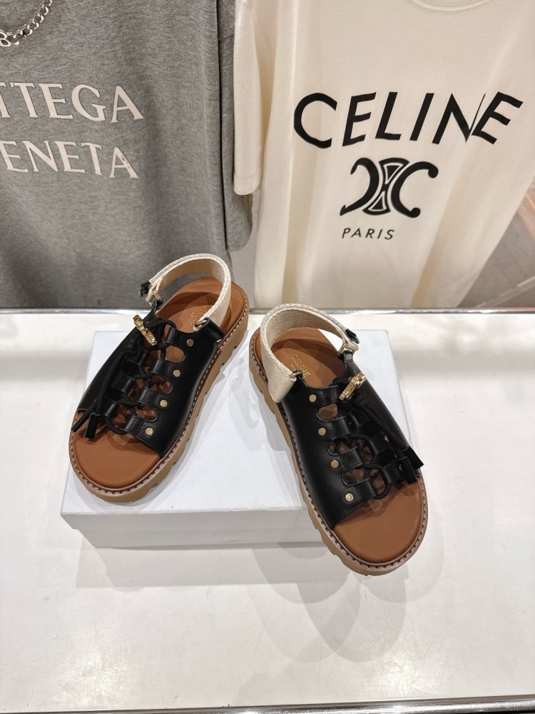 Сандалі жіночі фото 2