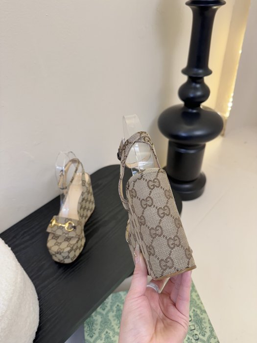 Босоножки фото 7