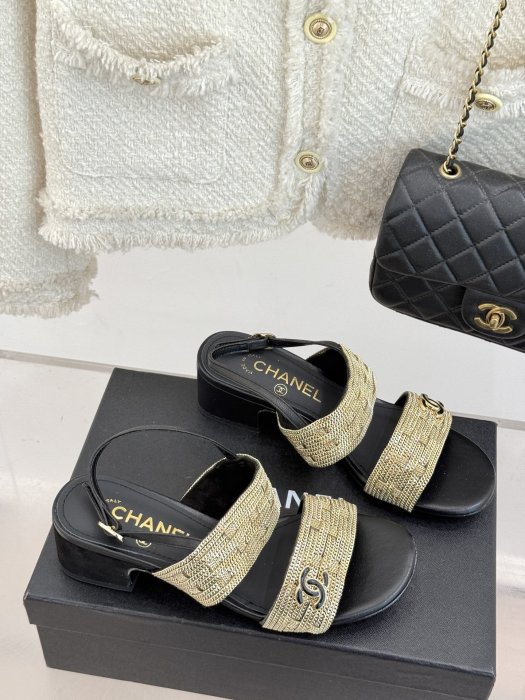 Босоножки фото 3