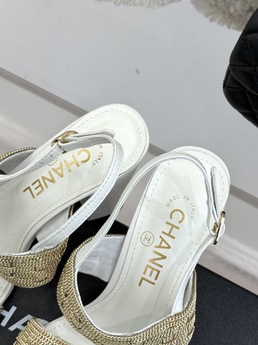 Босоножки фото 8