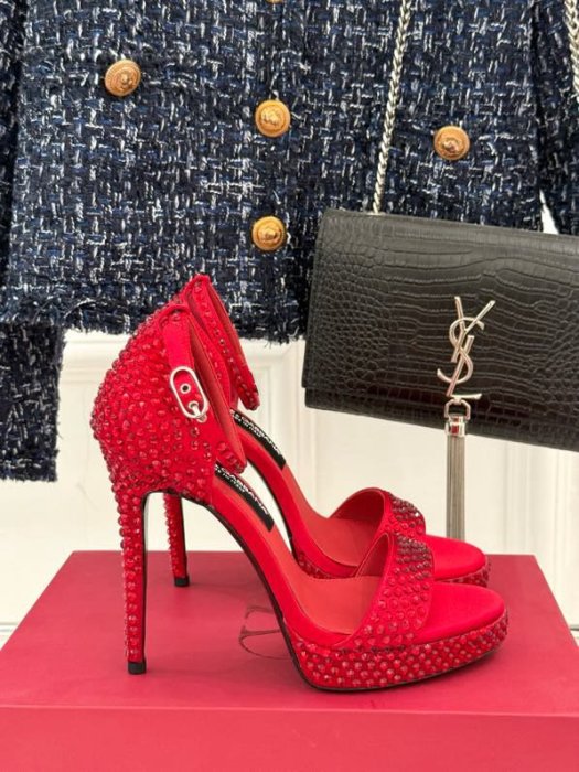 Босоноэки на высоком каблуке