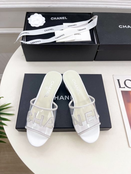 Шлепанцы женские