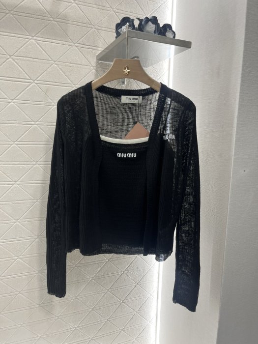 Кофта жіноча