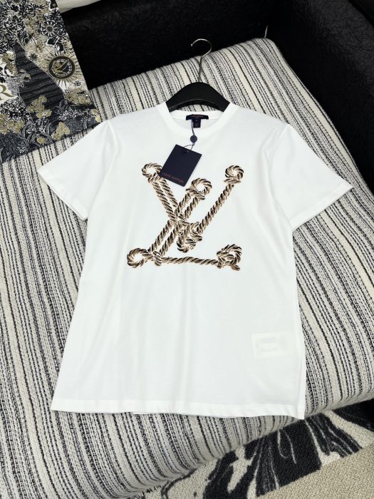 Футболка женская