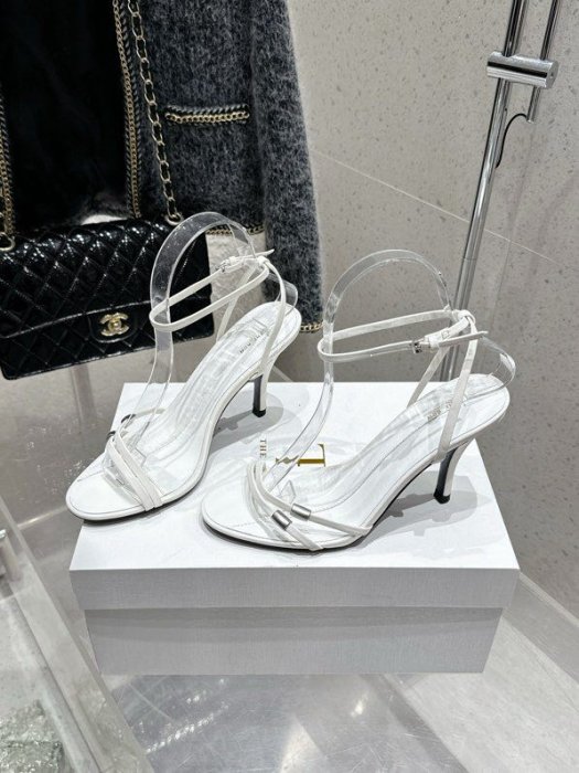 Босоножки фото 9