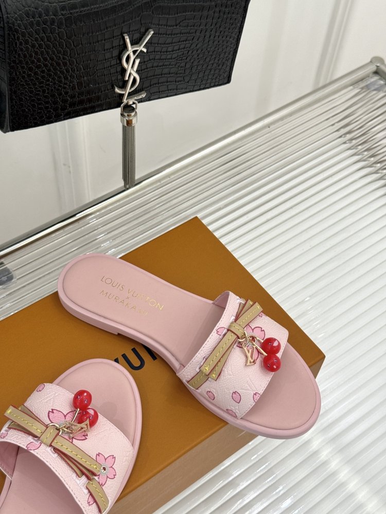 Шлепанцы женские фото 5