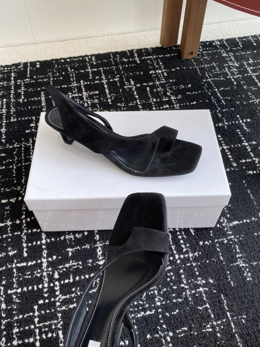 Босоножки фото 5