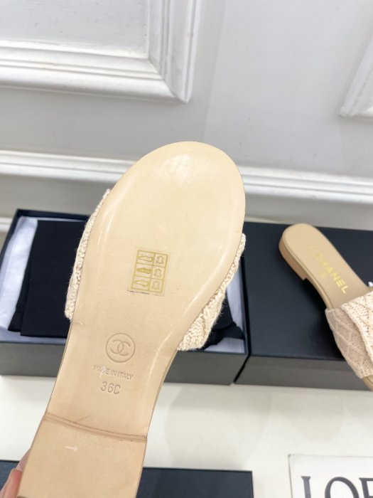 Шлепанцы женские фото 9