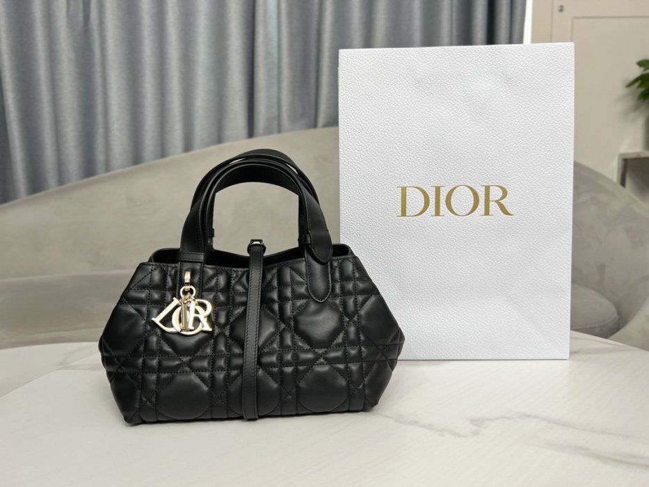 A bag women's Dior Toujours 23 cm