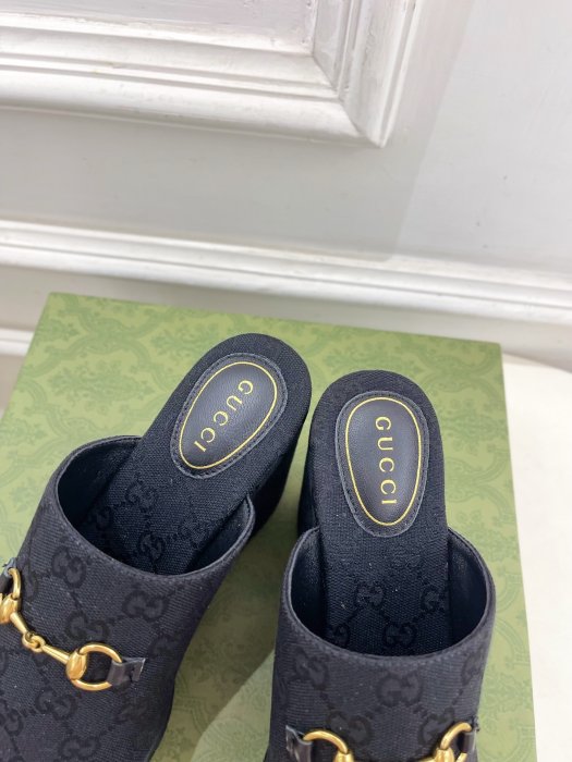 Босоножки фото 7