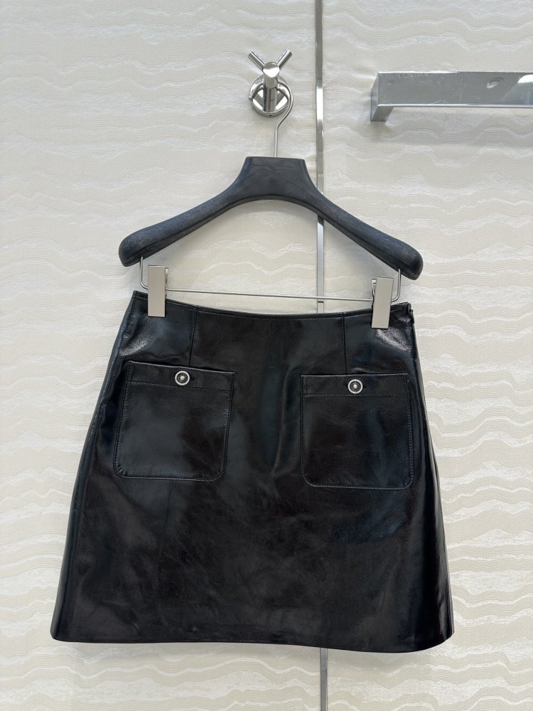 Skirt leather